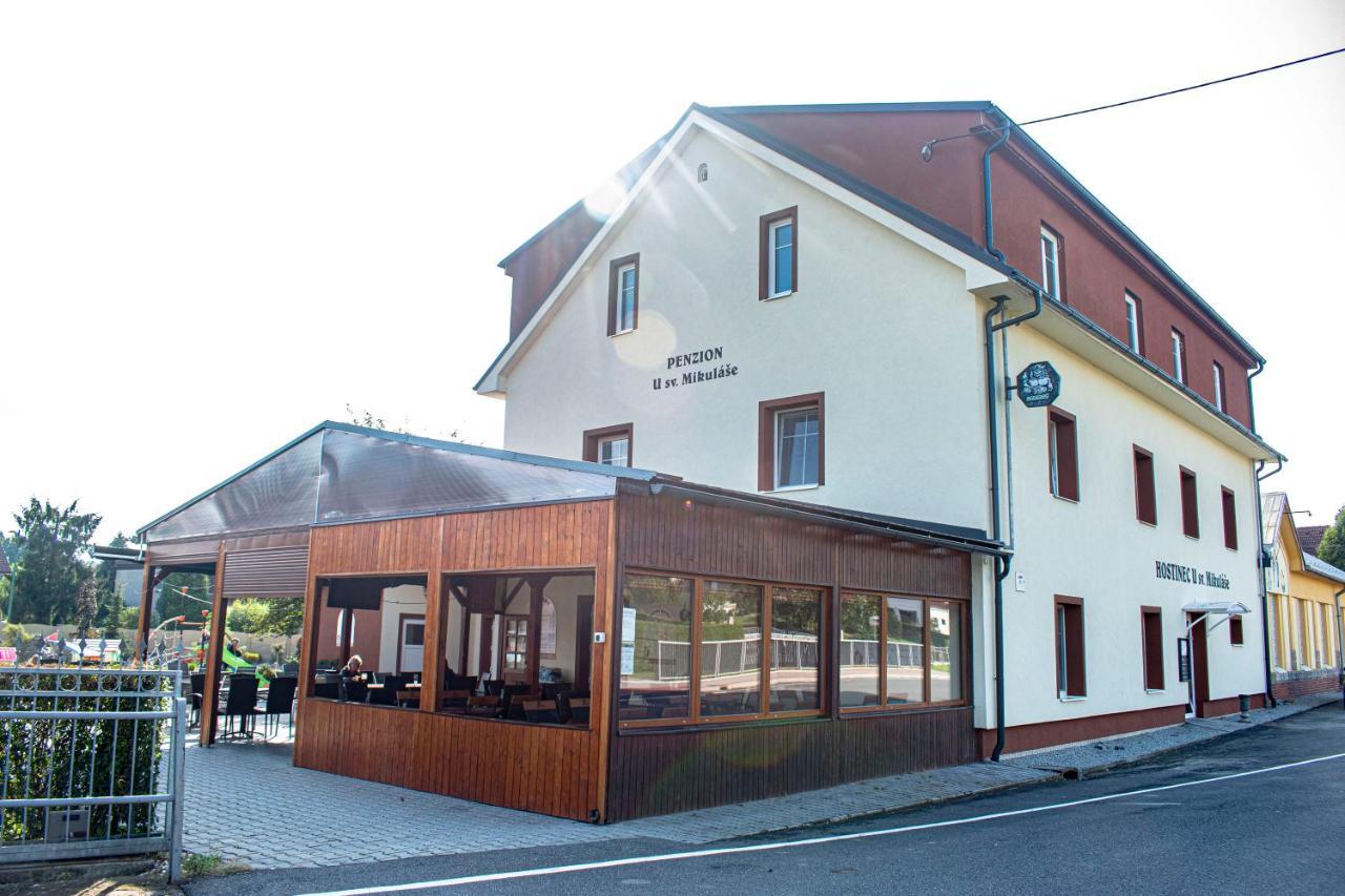 Hostinec A Penzion U Sv. Mikulase Hať المظهر الخارجي الصورة
