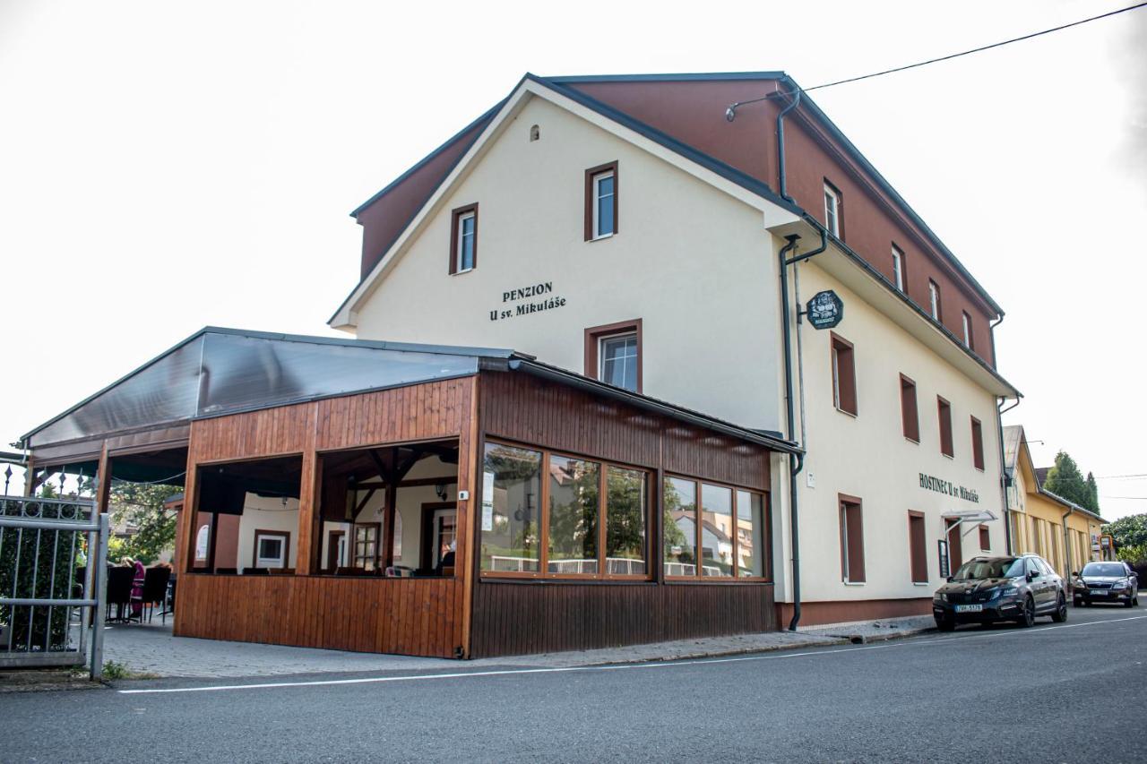 Hostinec A Penzion U Sv. Mikulase Hať المظهر الخارجي الصورة
